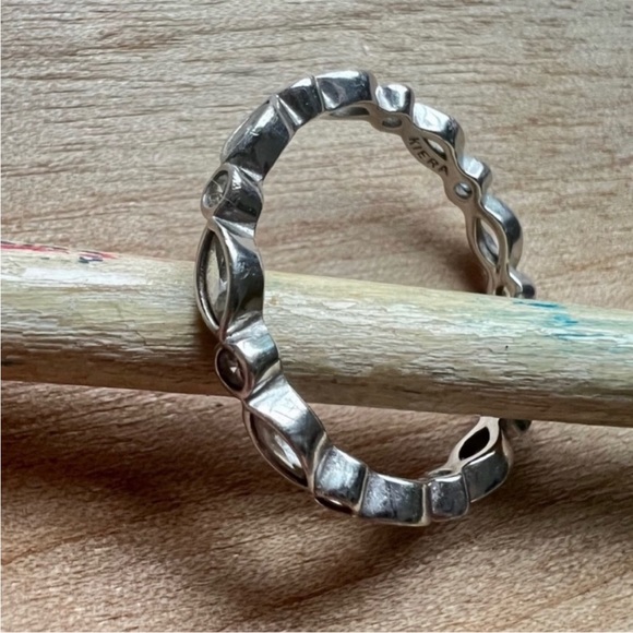 Kiera couture 925 Sterling silver band ring cubic zirconia stackable size 8 - Picture 2 of 7